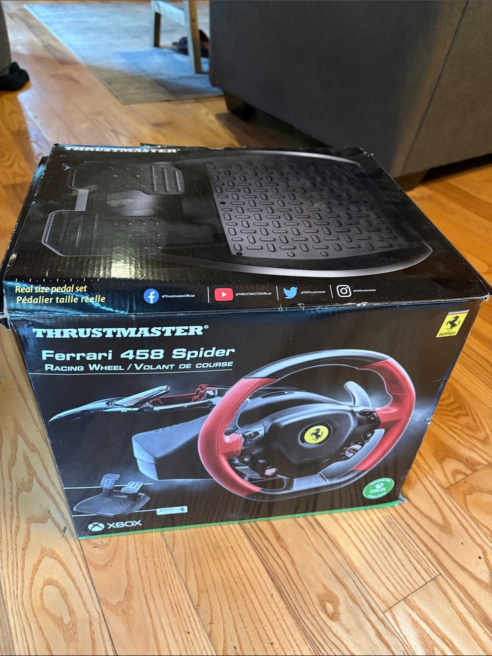 THRUSTMASTER Ferrari Racing Wheel - Picture 6 of 6